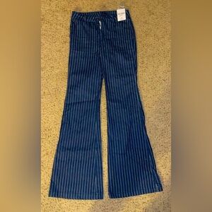 New with tags size M Forever 21 flared jeans